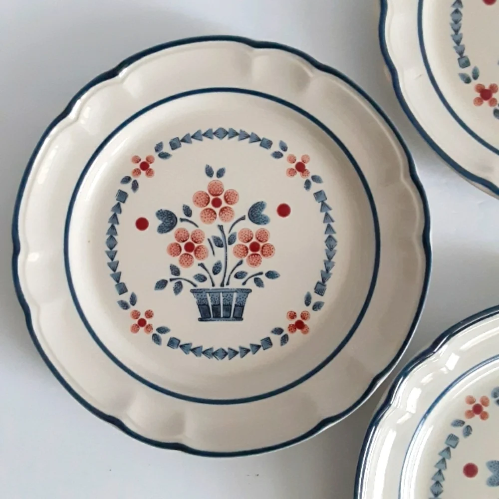 4 Cumberland Stoneware Brambleberry Japan Salad Plate Appetizers Cottage Country